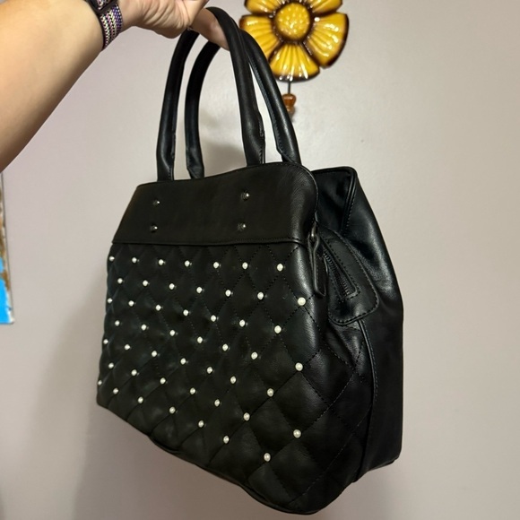 NWOT Sondra Roberts Squared Black Vegan Leather Pearl Quilted Purse Crossbody - Picture 11 of 14